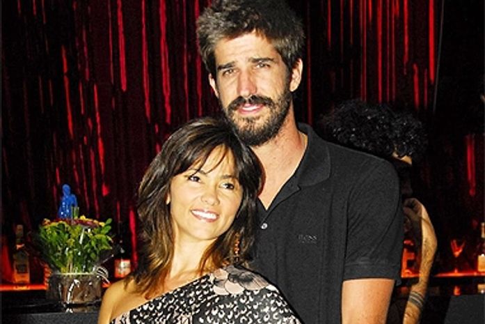 Suzana Alves, a Tiazinha, casa em cerimônia secreta