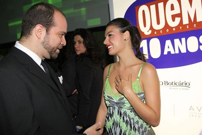 Isis Valverde: "Estou felicíssima com o noivado"