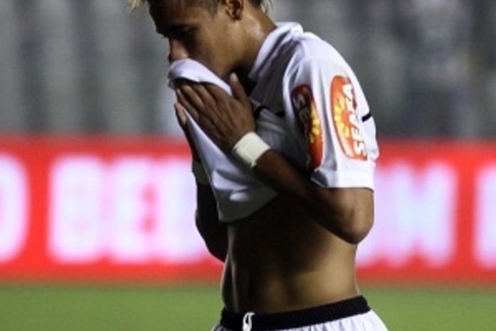 Festa de Neymar com prostitutas no RS iniciou desgaste com Dorival, diz jornal