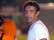 Experiente meia Bilu treina no CRB e pode ser reforço