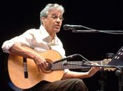 A pedido do filho, Caetano Veloso grava DVD nesta sexta no Rio