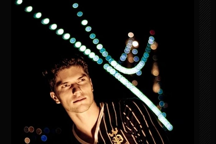 Véspera de feriado com House-Music na Loop Lounge Club