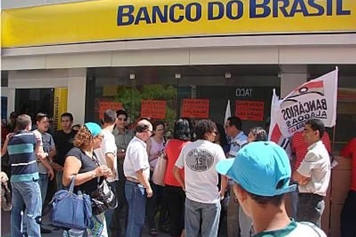 Sindicato confirma indicativo para fim de greve dos bancos nesta quarta