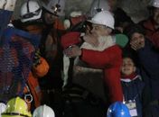 Após mais de dois meses, mineiros são resgatados no Chile
