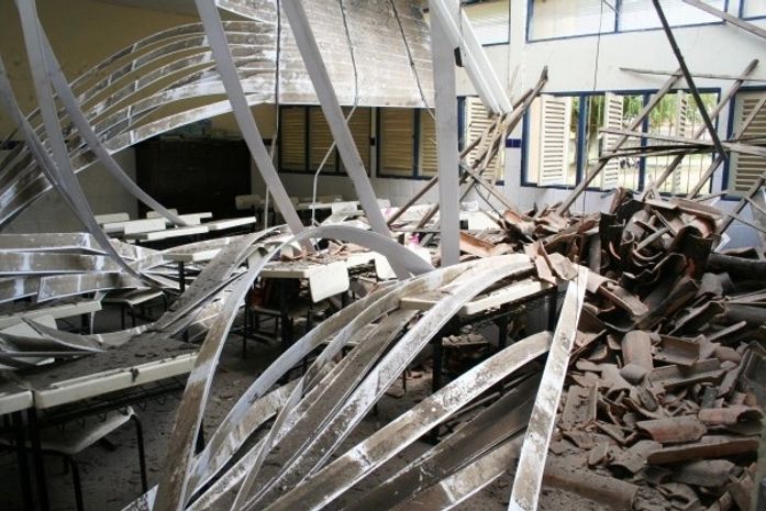 Desabamento de teto de sala de aula aconteceu durante o recreio