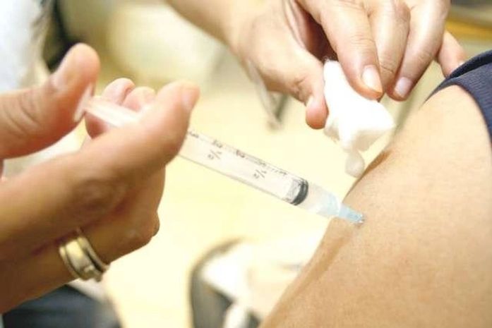 Técnica de enfermagem aplica vacina errada em criança de 9 anos