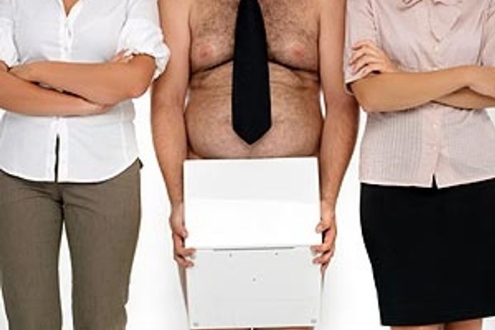 Peladão é flagrado vendo pornografia no trabalho