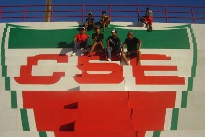 Torcedores esperam respostas sobre o clube