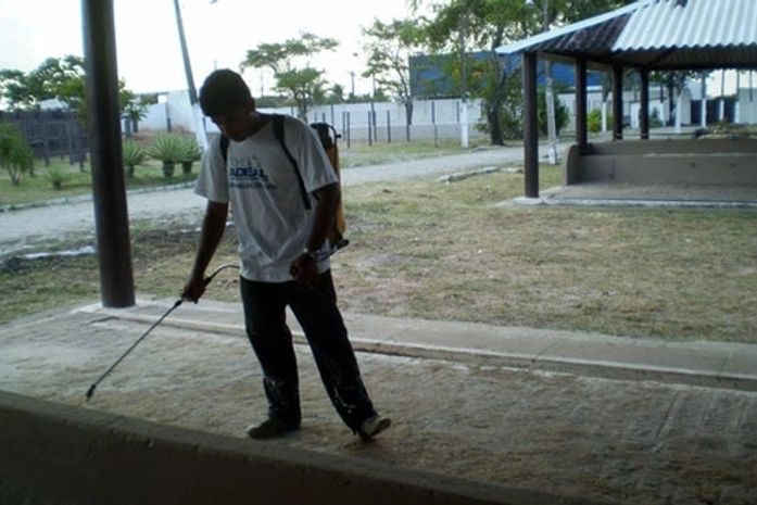 Adeal acompanha desinfecção de parque para Expoagro