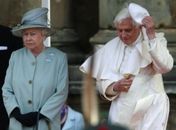 Em tempos difíceis, rainha da Inglaterra cancela festa de Natal
