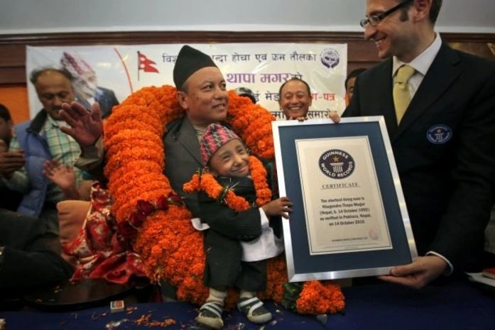 Nepalês de 67 centímetros é considerado novo homem mais baixo do mundo