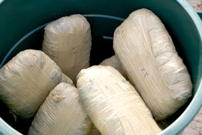 Polícia apreende cerca de nove quilos de maconha na Favela da Torre