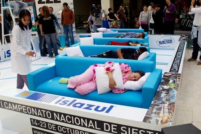 Vídeo:Espanhóis disputam campeonato de soneca