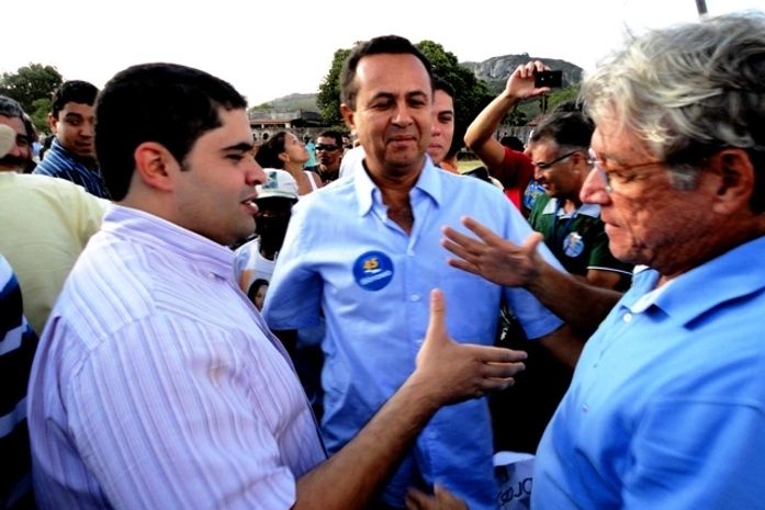 Jacob Brandão recebendo Teotônio Vilela