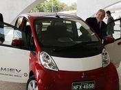 Lula conhece carro elétrico que será produzido no Brasil