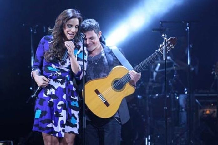 Alejandro Sanz esbanja simpatia em show na capital paulista