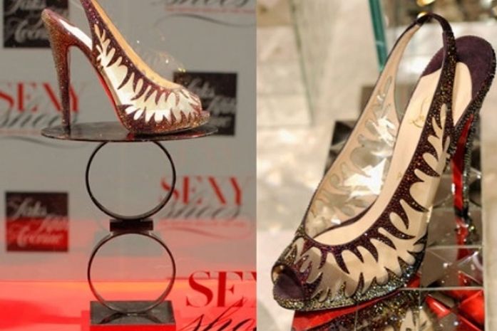 Coberto de pequenos cristais, conheça o sapato eleito o mais sexy do ano