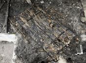 Arqueólogos descobrem porta de 5 mil anos na Suíça