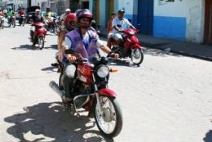 São Sebastião: juiz revoga proibição do uso de capacetes