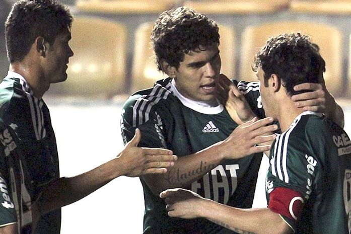 No jogo do apagão, Palmeiras vence o Sucre e avança na Sul-Americana