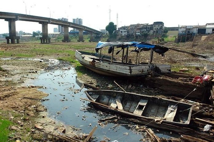 AM: com 13,63 m, rio Negro atinge menor nível da história