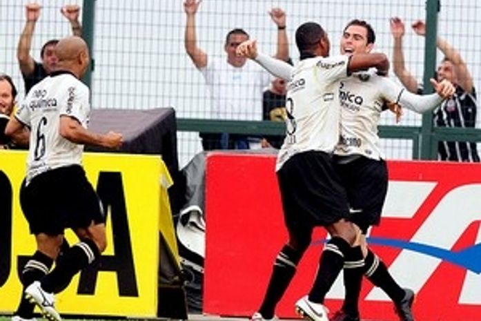 Vídeo:No detalhe, Corinthians vence o clássico contra o Palmeiras