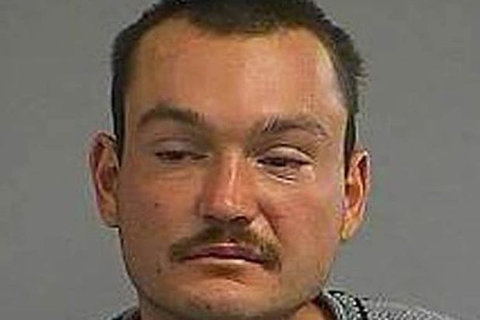 Americano é preso após ser flagrado nu em estacionamento