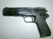Pistola de brinqueado apreendida com o acusado