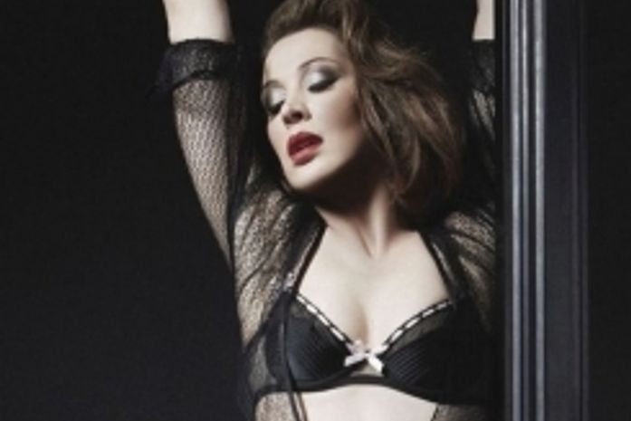 Recém-separada, Claudia Raia revela: 'Estou recolhida no meu canto'