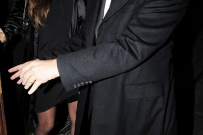 Gravidíssima: Penélope Cruz sai para jantar com Bardem