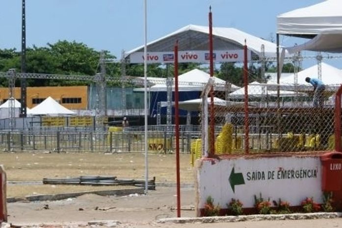 Campo dp CRB após o show