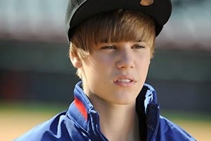 Justin Bieber passa mal e é levado às pressas a hospital na Califórnia