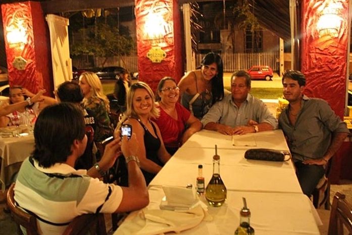 Tá ficando sério! Gretchen janta com a família do novo namorado