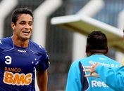 Cruzeiro espanta zebra, bate Prudente e cola na lidarança