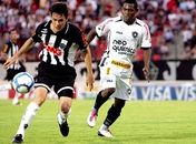 Botafogo vence o Atlético-MG, entra no G4 e deixa o galo na zona do rebaixamento