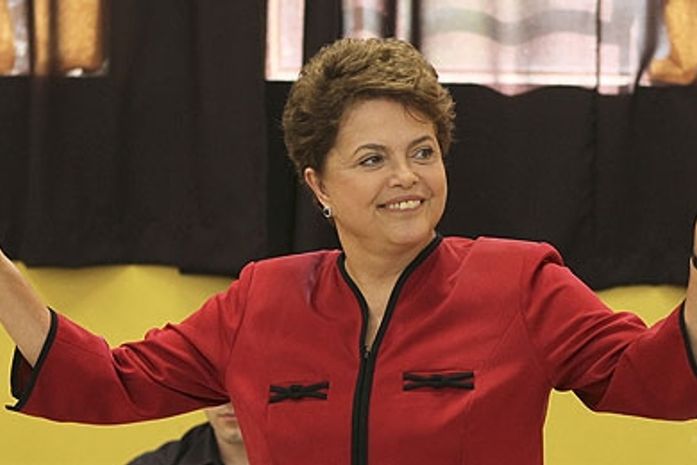Dilma pede a Temer engavetamento da PEC 300 dos Militares