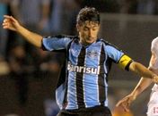Dirigente comemora maior contratação do Grêmio em 2010: Douglas