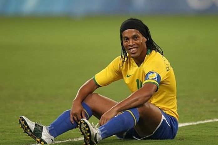 Ronaldinho desmente ter 'cornetado' técnico do Milan: 'Não existe nada'