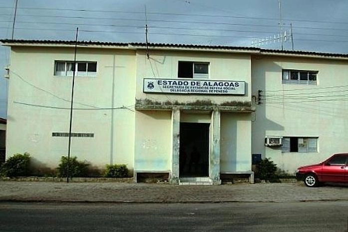 Onze presos cavam túnel e fogem da Delegacia Regional de Penedo