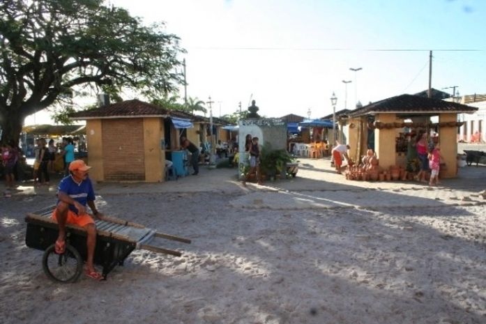 Comerciantes da Praça Comendador José da Silva Peixoto serão removidos para orla de Penedo