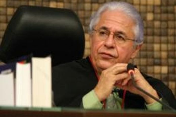 Desembargador Orlando Monteiro Cavalcanti Manso, relator do processo