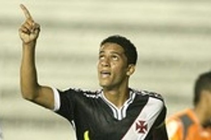 Vídeo:Vasco vence de virada o Grêmio Prudente e respira aliviado