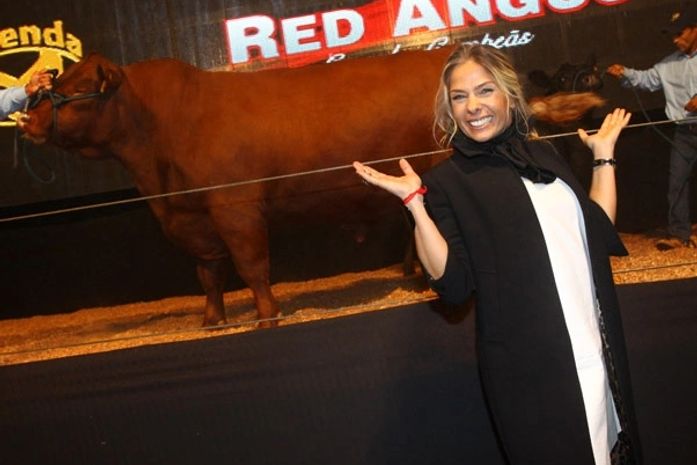 Adriane Galisteu se surpreende com email de Viviane Senna, diz jornal