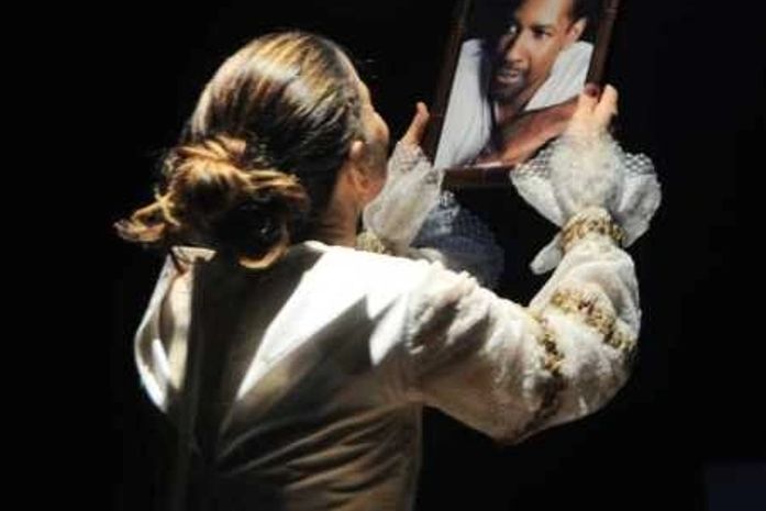 Viúva de Norton Nascimento homenageia ator em peça