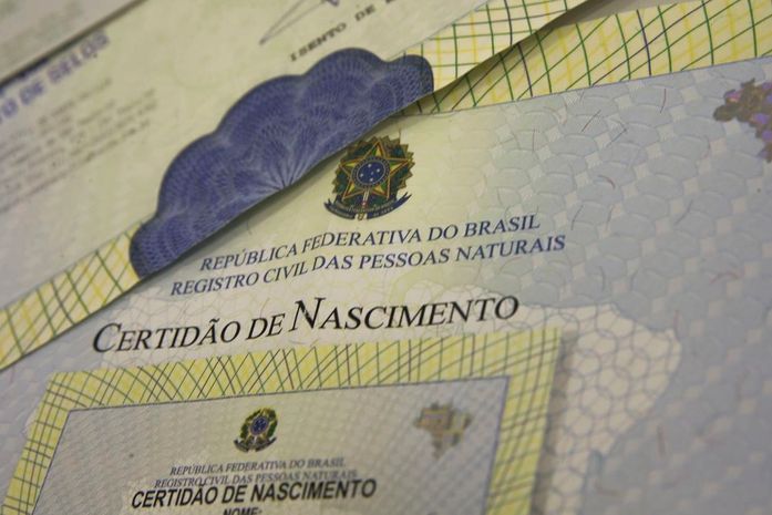 Campanha busca alterar certidões de nascimento com pai ausente