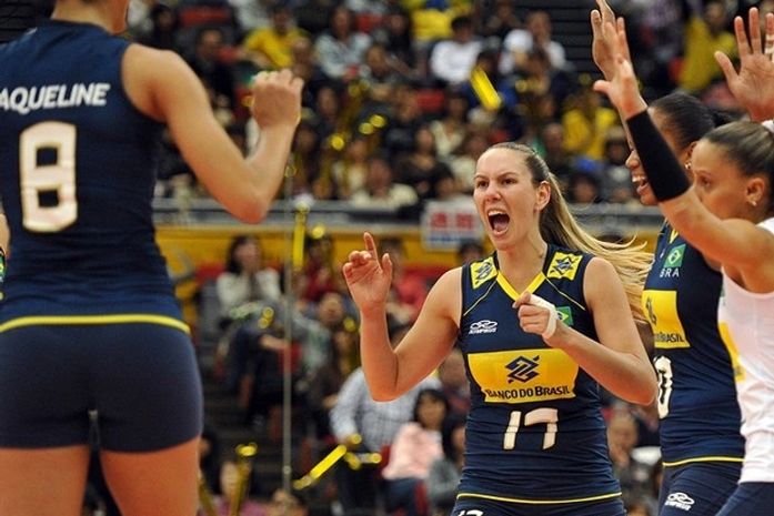 Brasil vence Cuba de virada e fica perto da semi no Mundial de Vôlei