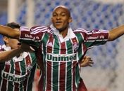 Flu faz gol no início, derrota o Vasco e segue na liderança do Brasileiro