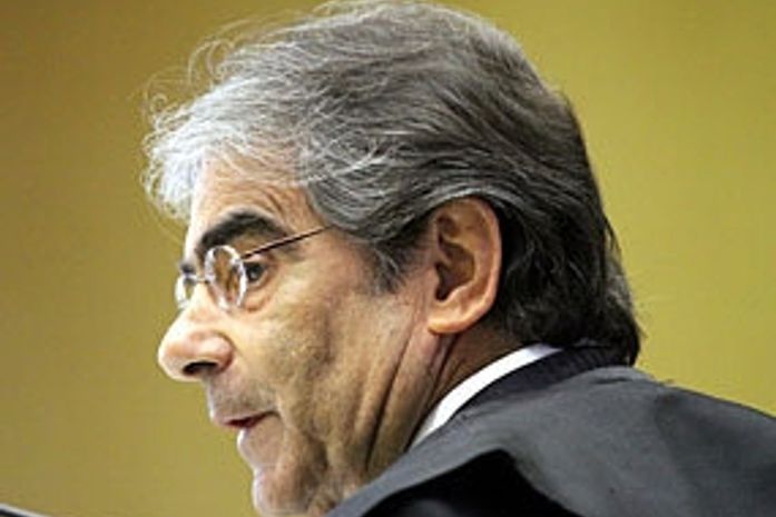 Defensor da Lei da Ficha Limpa, novo presidente do STF tenta mudar Judiciário