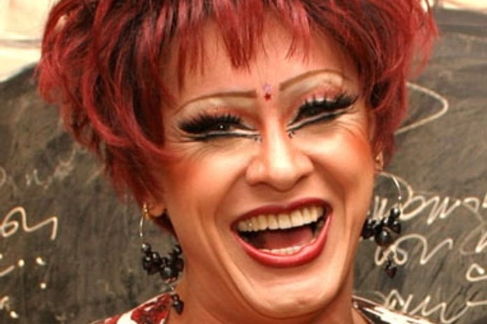 Nany chora, diz que não é bipolar, mas não gosta de palhaçada