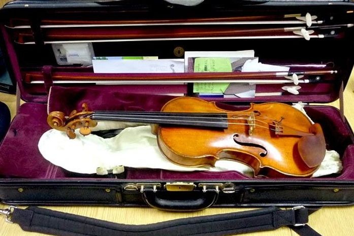 Músico alemão esquece violino de US$ 1,4 milãho em trem